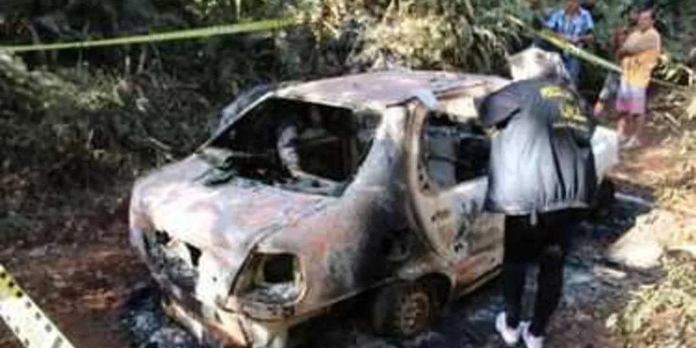 Imagem ilustrativa da imagem Após assalto, família é achada carbonizada em veículo no PR