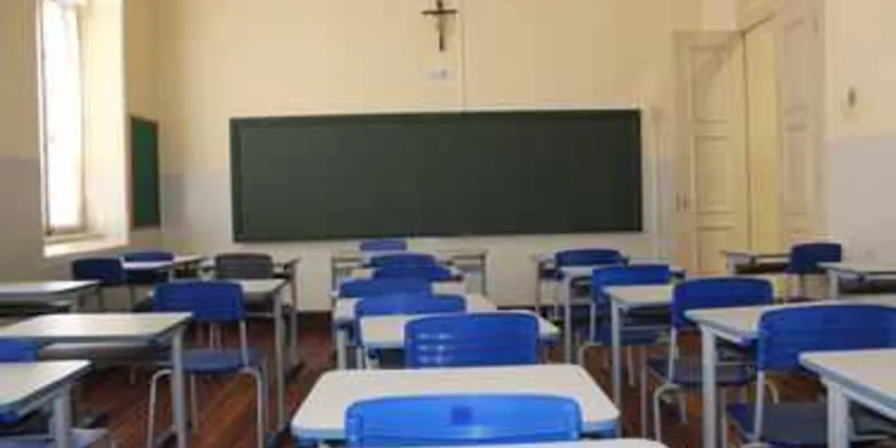 Escolas estão com atividades parcialmente paralisadas