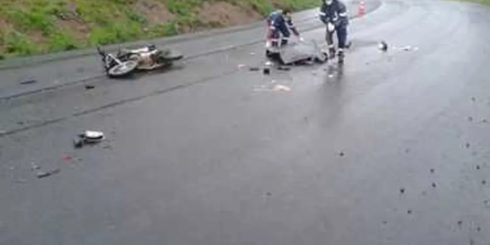 Imagem ilustrativa da imagem Motociclista é decapitado em acidente com caminhão no PR
