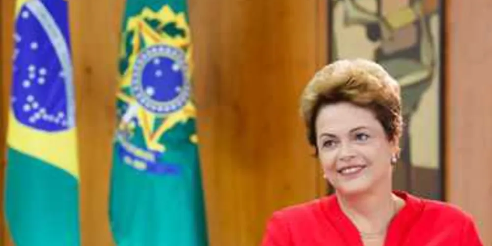 Imagem ilustrativa da imagem Dilma sofre impeachment, mas não perde direitos políticos