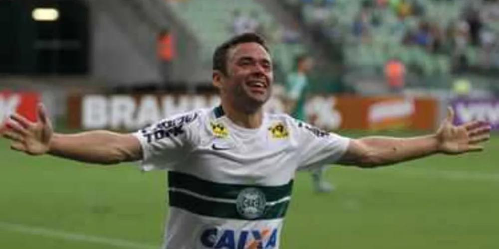 Imagem ilustrativa da imagem Com desfalques importantes, Coritiba recebe o Grêmio