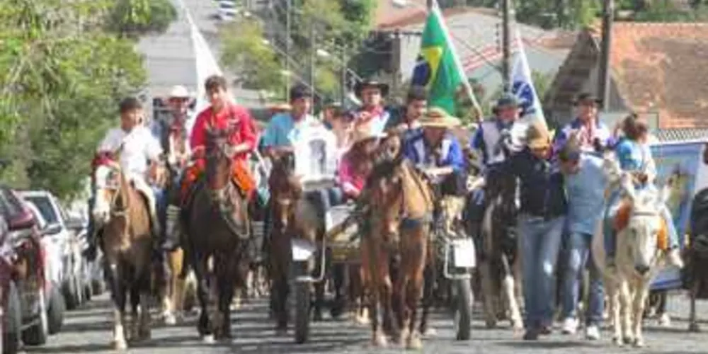 Cavalgada tradicional em Irati acontece quinta-feira