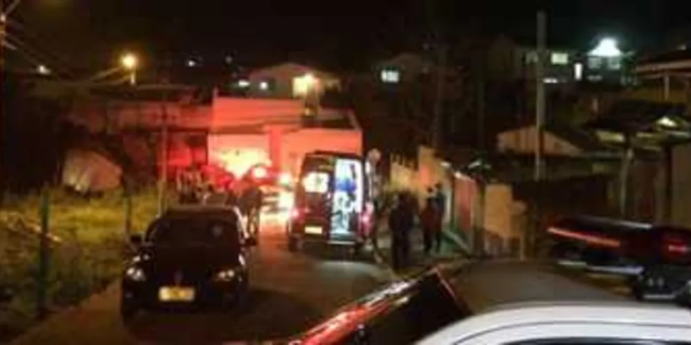 Viatura bateu e dois policiais ficaram feridos