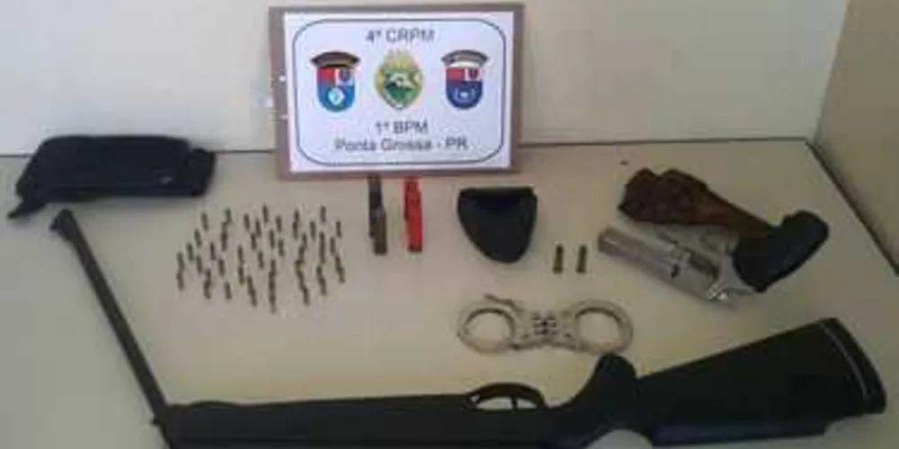 Armas foram apreendidas em residência no Cará-Cará