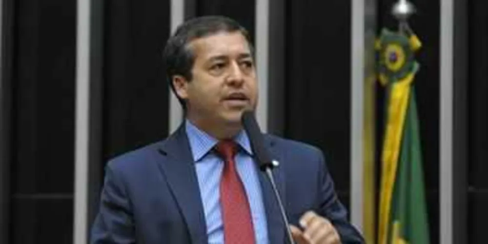 Ministro do Trabalho havia anunciado aumento de jornada, mas ministério volta atrás