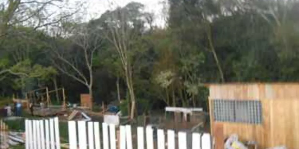 Casas foram construídas em áreas de preservação permanente