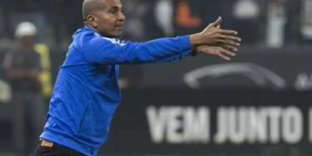 Imagem ilustrativa da imagem Corinthians e Santos disputam vaga no G-4