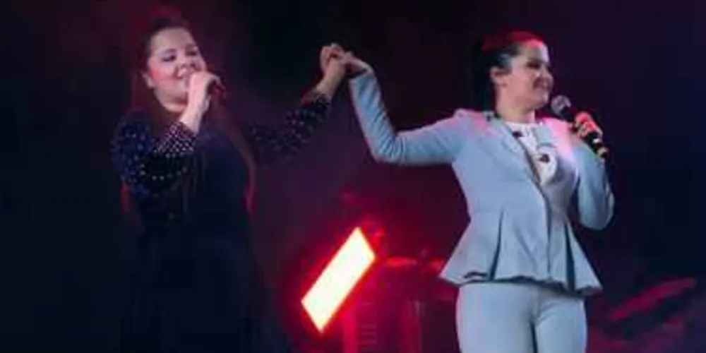Dupla lotou o centro de eventos de ponta grossa