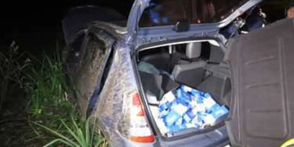Capotamento aconteceu na noite de sábado na BR-376