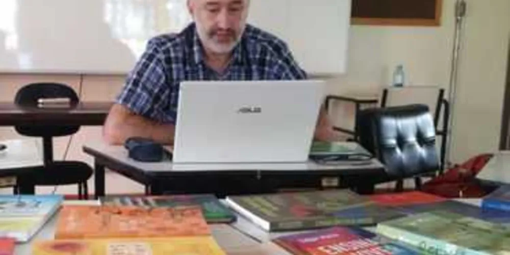 Professor Nei Alberto Salles Filho ministra a palestra