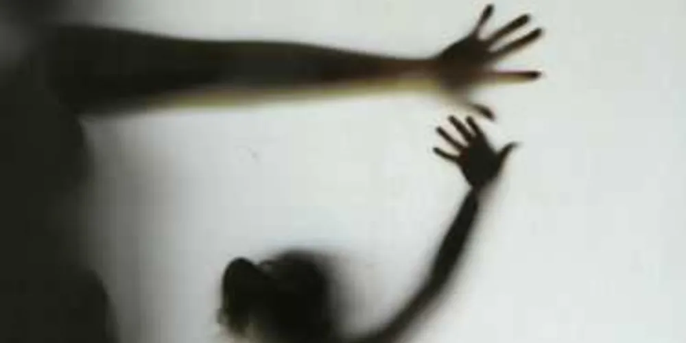 Imagem ilustrativa da imagem Pesquisa inédita alerta que 1/3 da população culpa a mulher pelo estupro