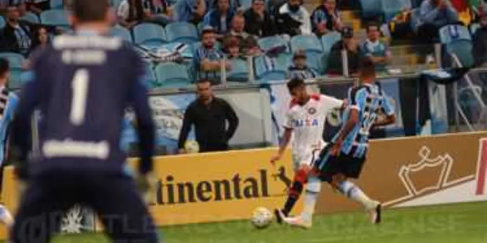 Imagem ilustrativa da imagem Grêmio elimina o Furacão nos pênaltis da Copa do Brasil