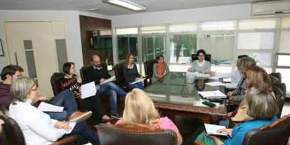 Imagem ilustrativa da imagem PR debaterá com comunidades mudanças propostas pelo MEC