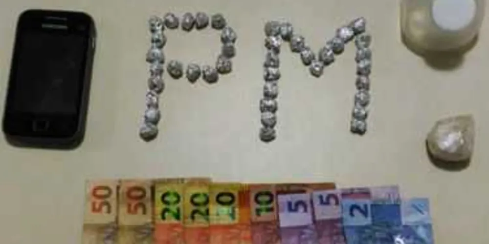 Imagem ilustrativa da imagem PM apreende dupla com 42 pedras de crack em Jaguariaíva