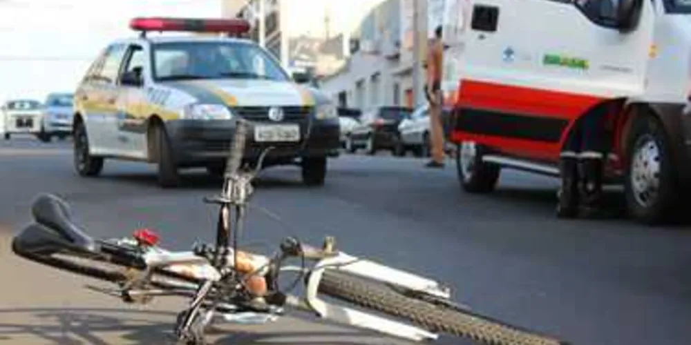 Imagem ilustrativa da imagem Idoso cai de bicicleta em PG e fica entre a vida e a morte