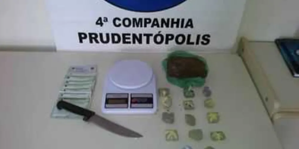Objetos estavam em uma mochila escondida dentro de churrasqueira