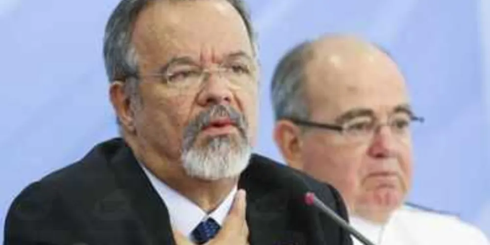 Ministro Raul Jungmann disse que as Forças Armadas devem empregar mais de 25 mil militares para segurança e apoio logístico no primeiro turno das eleições municipais, domingo