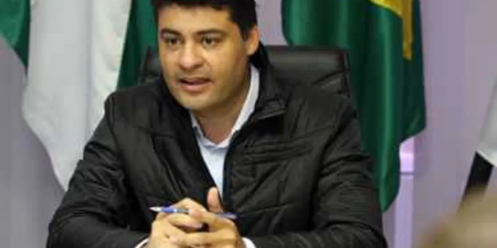 Atual prefeito lidera as pesquisas de opinião