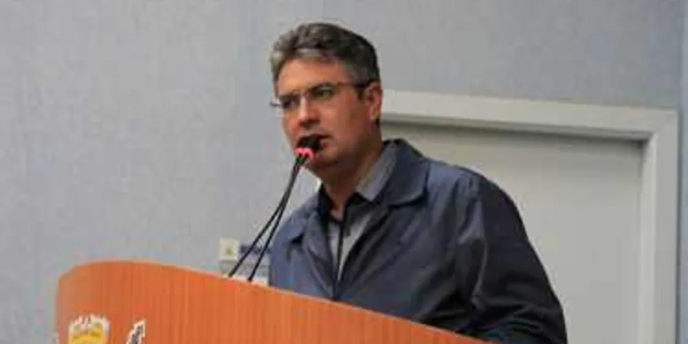 Küller afirmou que não se sente representando por nenhum dos dois projetos