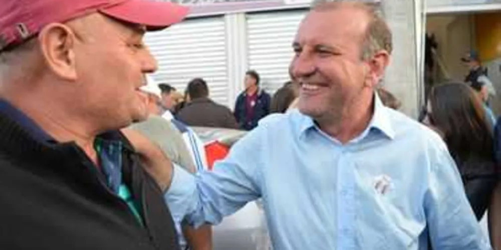 Blum voltou a Prefeitura de Carambeí