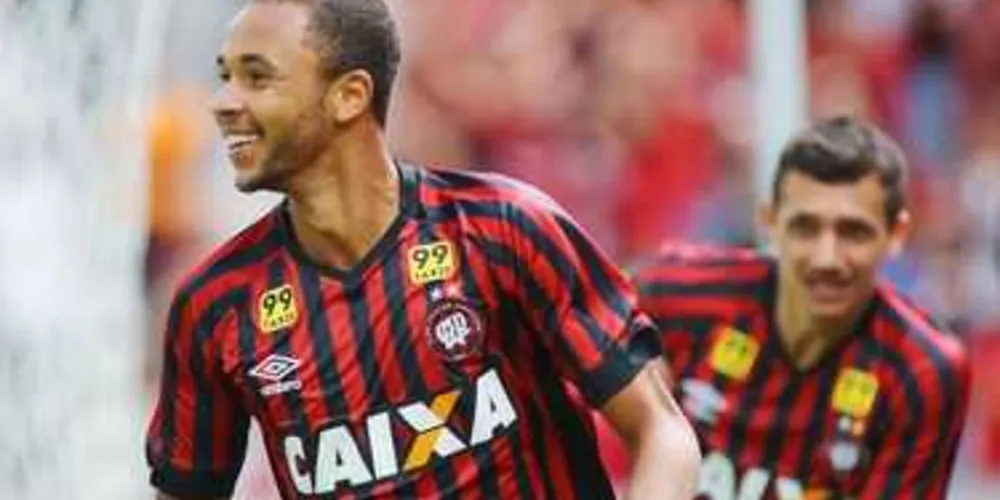 Imagem ilustrativa da imagem Sem Weverton, Atlético recebe a Chapecoense na Arena