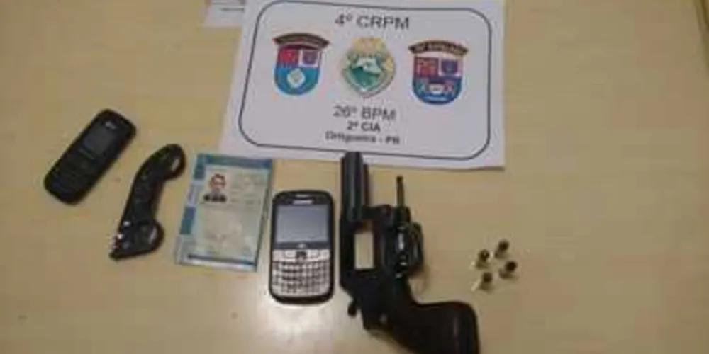 Armas foram apreendidas pela PM