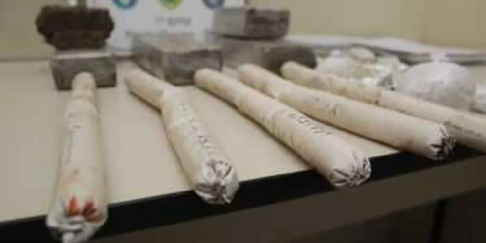 Imagem ilustrativa da imagem Operação policial apreende explosivos e drogas em PG