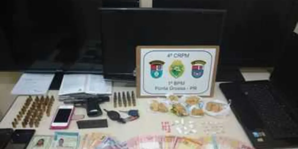 Drogas, armas e dinheiro foram encaminhados para a 13ª Subdivisão Policial