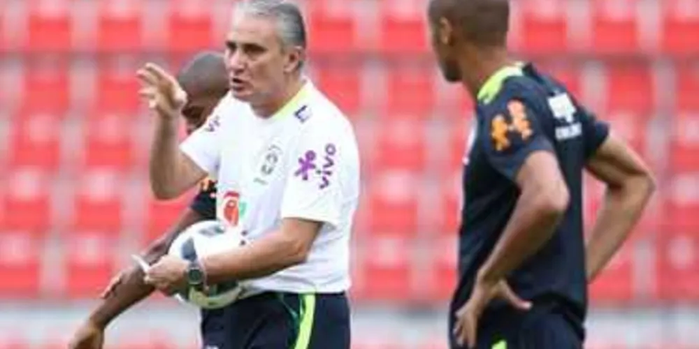 Tite divulgou escalação do Brasil para o jogo desta terça-feira