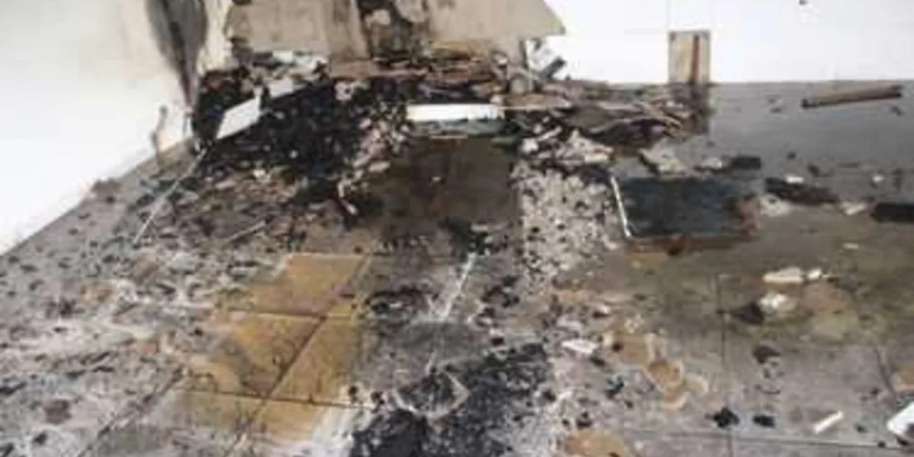 Imagem ilustrativa da imagem Incêndio destrói sala do Centro da Juventude em Irati