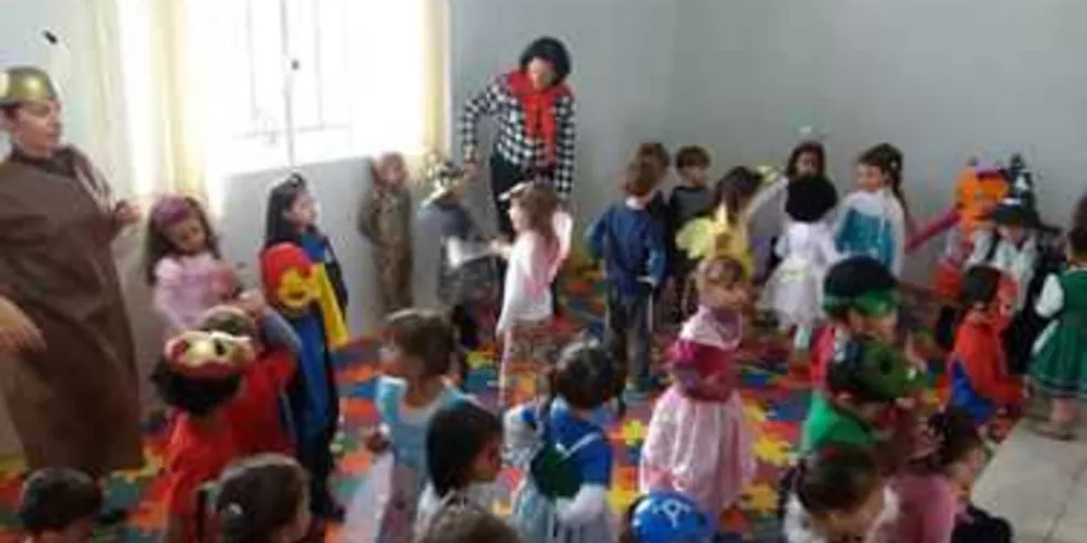 Festa a fantasia aconteceu na quinta-feira (13)