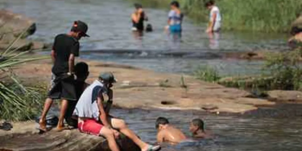 Iniciado a zero hora deste domingo, o Horário de Verão de 2016 registra altas temperaturas em todas as regiões do Paraná
