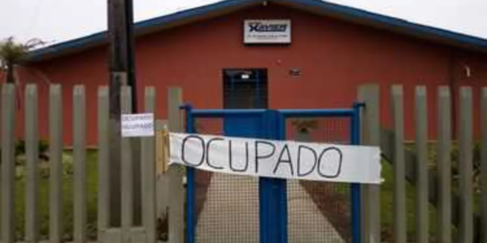 Ocupações aconteceram na manhã desta segunda-feira