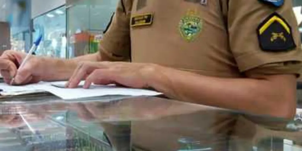 Imagem ilustrativa da imagem Bandidos armados assaltam joalheria em shopping