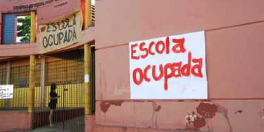 Imagem ilustrativa da imagem PR usará ‘disk-denúncia’ para crimes em escolas ocupadas