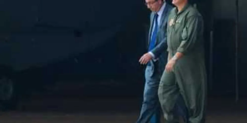 O ex-presidente da Câmara dos Deputados, Eduardo Cunha, embarca para Curitiba após ser preso pela Polícia Federal