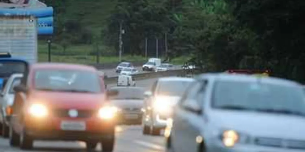 Imagem ilustrativa da imagem Justiça libera multas para farol desligado em rodovias