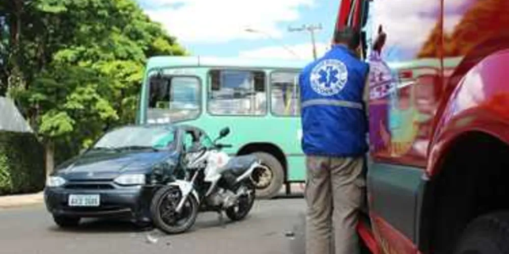 Imagem ilustrativa da imagem Motociclista fica ferido após acidente em Oficinas