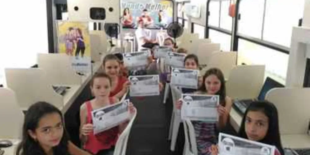 Imagem ilustrativa da imagem Inácio Martins recebe Ônibus de Informática