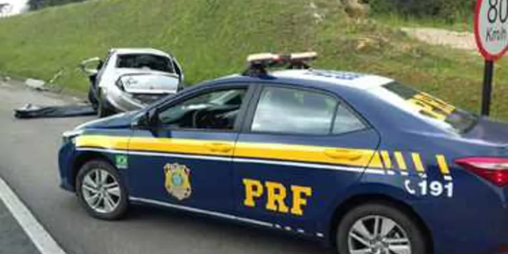 Imagem ilustrativa da imagem Homem é ejetado e morre em capotamento no PR