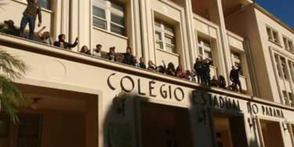 Imagem ilustrativa da imagem Acordo põe fim às ocupações de escolas em Curitiba
