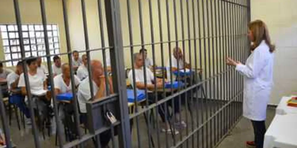 Imagem ilustrativa da imagem Penitenciárias do PR têm 2,4 mil presos inscritos no Enem