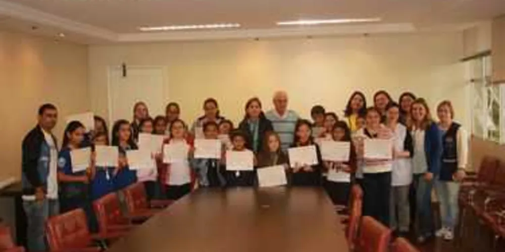 Imagem ilustrativa da imagem Castro recebe 17 ouros na Olimpíada de Astronomia