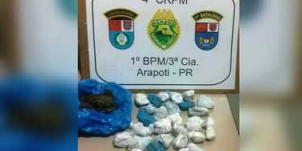 Imagem ilustrativa da imagem PM aprende 30 ‘buchas’ de maconha em Arapoti
