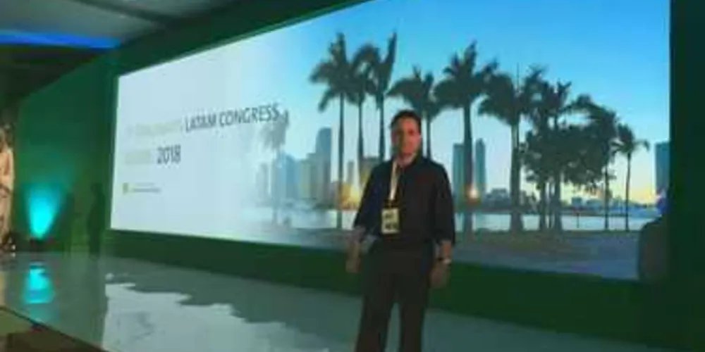 Imagem ilustrativa da imagem Professor do Cescage ministra palestra no México