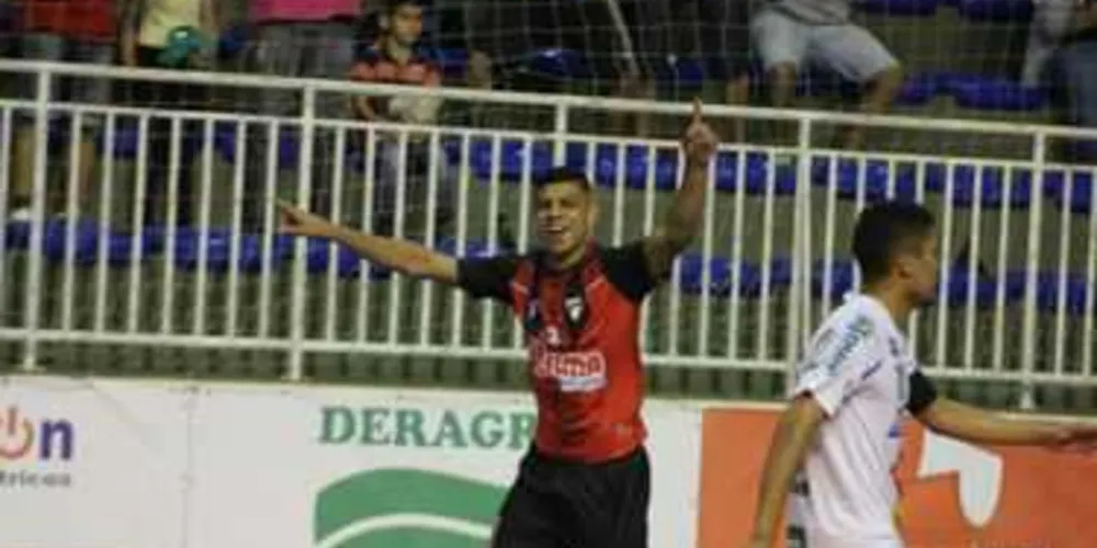 Imagem ilustrativa da imagem Keima vence e confirma primeira posição no grupo