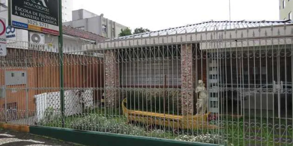 Escola fica na Rua Engenheiro Schamber