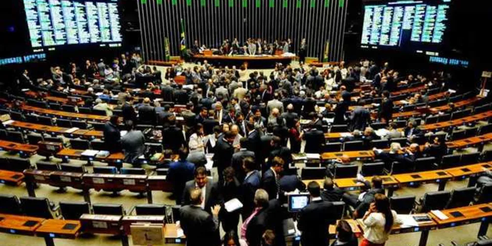 Imagem ilustrativa da imagem Senado aprova em primeiro turno PEC que prevê fim de coligações