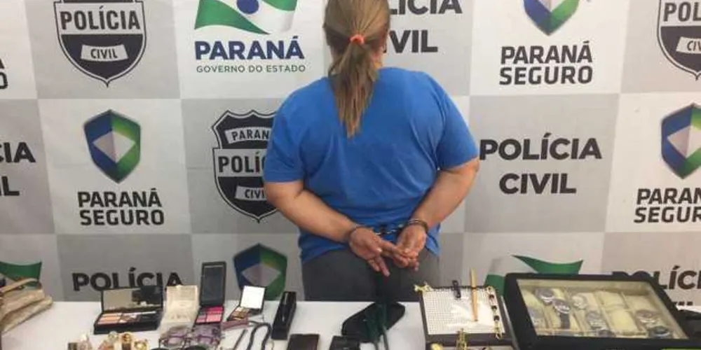 Imagem ilustrativa da imagem Mulher é presa suspeita de roubar R$ 13 milhões em joias