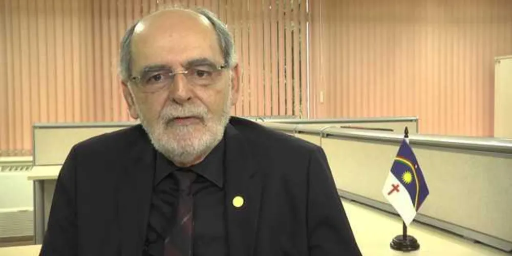 Presidente do CFM, Carlos Vital Lima, diz que, mesmo com disponibilidade, leitos de alto custo não devem ser usados de forma indevida